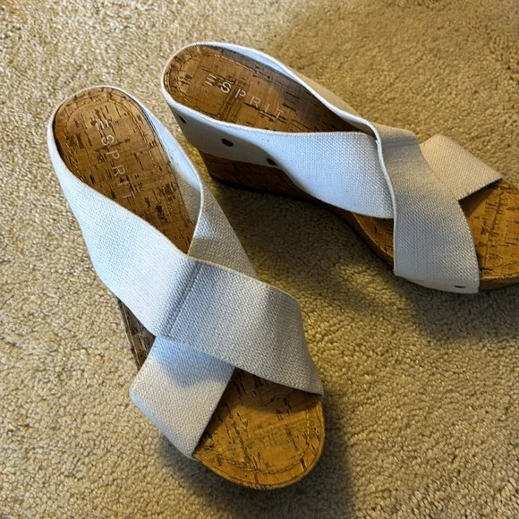 Summer wedge white strap sz 11 brand is Spirt ex condition - Picture 1 of 3